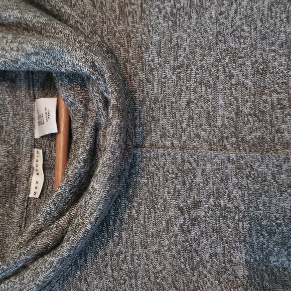 Sweater - Picture 2 of 3